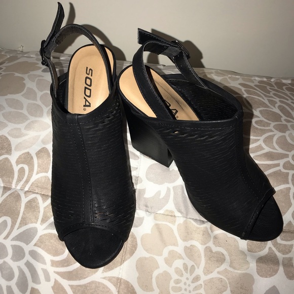 Black heels - Picture 1 of 1